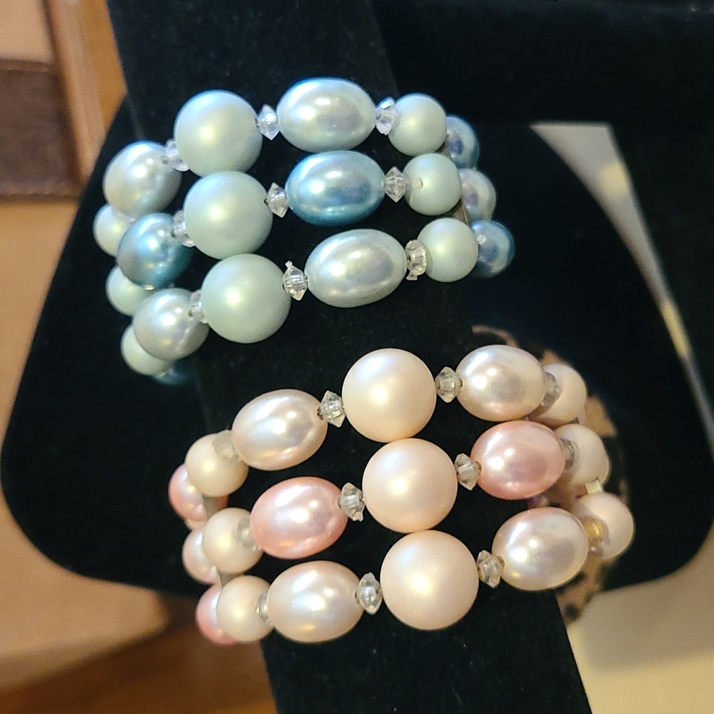 Vintage coil bracelets made in Japan Reserved